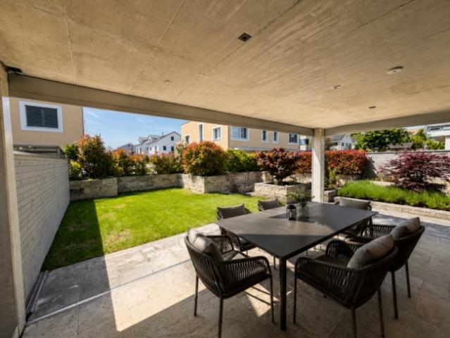 Hochwertiges 5.5 Zi. DEFH mit gemütlichem Garten