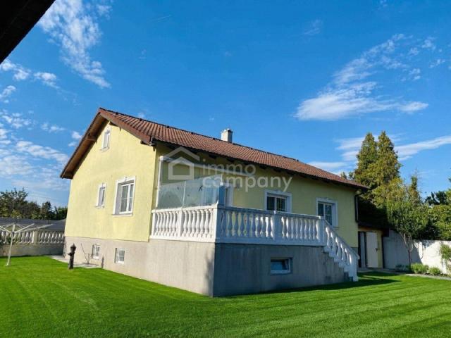 Hochwertiges Einfamilienhaus in bestem Bauzustand, 2 Wohneinheiten!