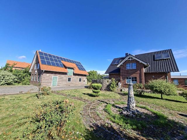 hochwertiges Einfamilienhaus KfW 70 mit Nebengebäude, Doppelgarage und riesigem Grundstück