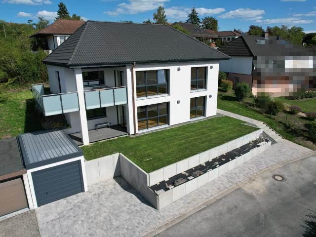 Hochwertiges Massivbau Einfamilienhaus / Zweiparteienhaus mit Weitblick