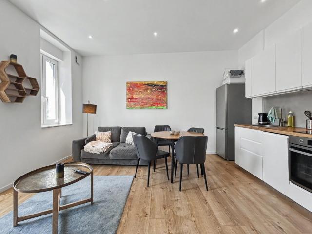 Hochwertiges und exklusiv voll möbliertes City Apartment in Rhein und Hauptbahnhofnähe