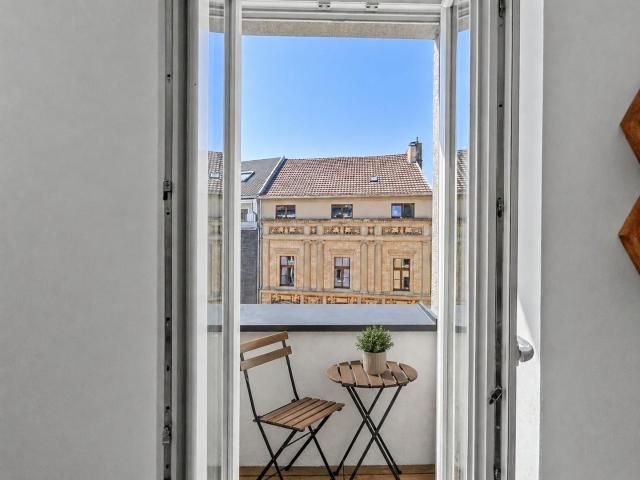 Hochwertiges und exklusiv voll möbliertes City Apartment in Rhein und Hauptbahnhofnähe