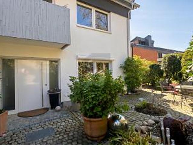 HOCHWERTIGES ZUHAUSE MIT BESONDEREM AUSBLICK