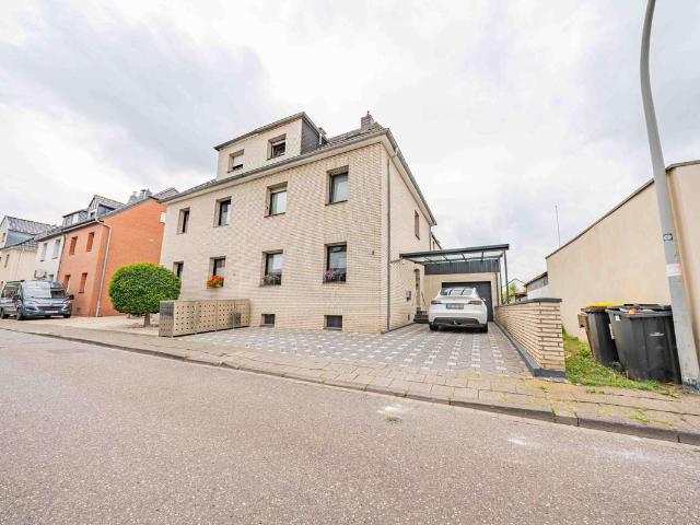 Hockstein | 5 Zimmer, ca. 140 m² | XXL Garage | Schwimmteich