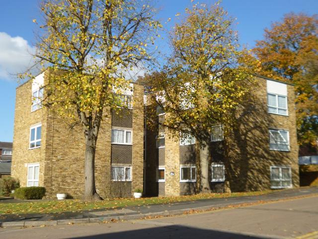Hoddesdon EN11, 1 bed flat to rent, £1,595 pcm | PrimeLocation