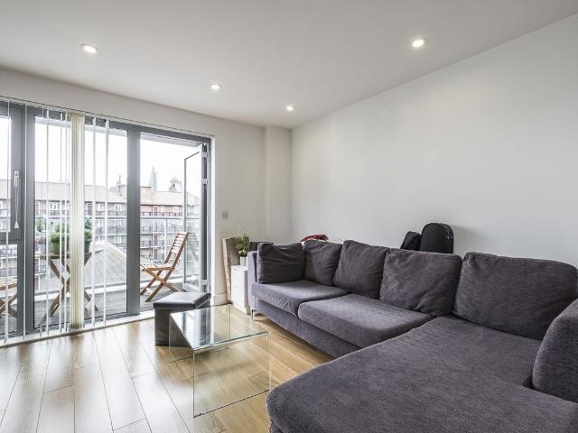 Hodgeson House, Tower Hamlets E1, 1 bed flat to rent, £2,150 pcm | PrimeLocation