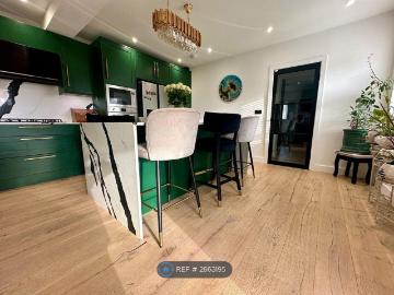 Hoe Lane, Waltham Abbey EN9, 5 bed detached house to rent, £3,500 pcm | PrimeLocation