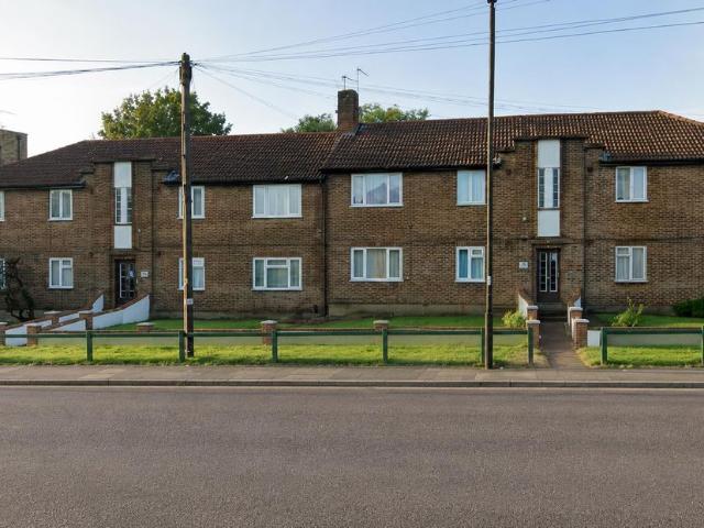 Hoe Lane, Enfield EN3, 2 bed flat to rent, £2,000 pcm | PrimeLocation