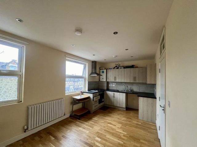 Hoe Street, Walthamstow E17, 2 bed flat to rent, £1,700 pcm | PrimeLocation
