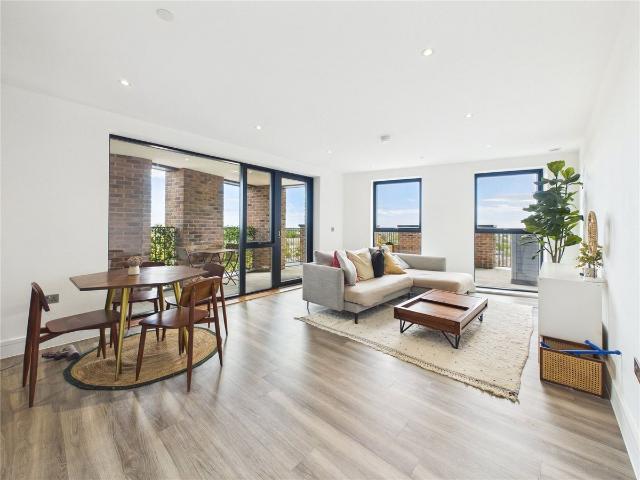 Hoe Street, Walthamstow E17, 2 bed flat to rent, £2,500 pcm | PrimeLocation