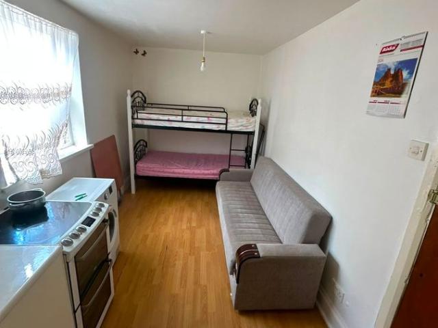 Hoe Street, Walthamstow E17, Studio to rent, £1,100 pcm | PrimeLocation