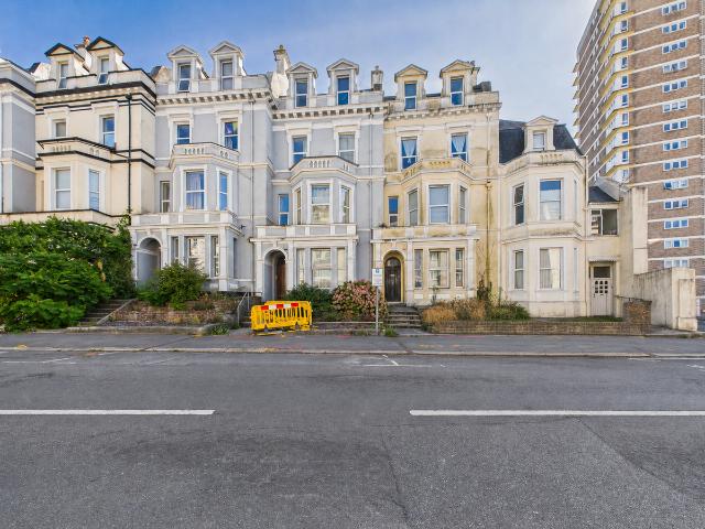 Citadel Road, Hoe, Plymouth PL1, 2 bed flat to rent, £1,250 pcm | PrimeLocation