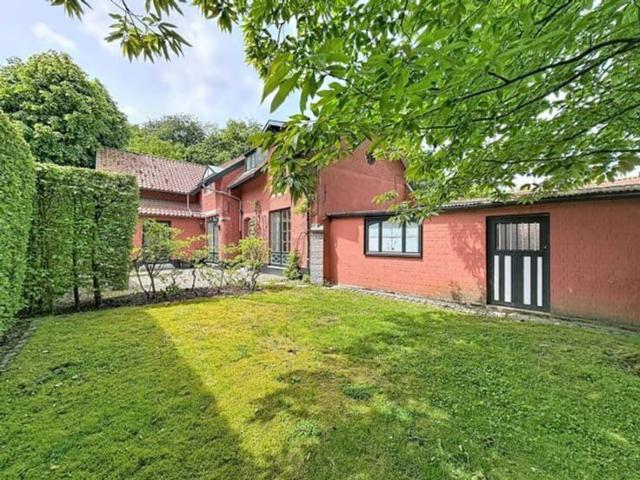 Hoeilaart: Superb 3 bedroom house with garden