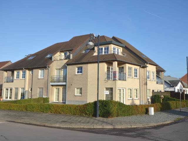 Hoekappartement met garage