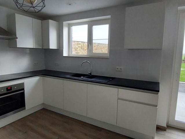 Hoekwoning te huur in Alveringem voor € 920 met 3 slaapkamers