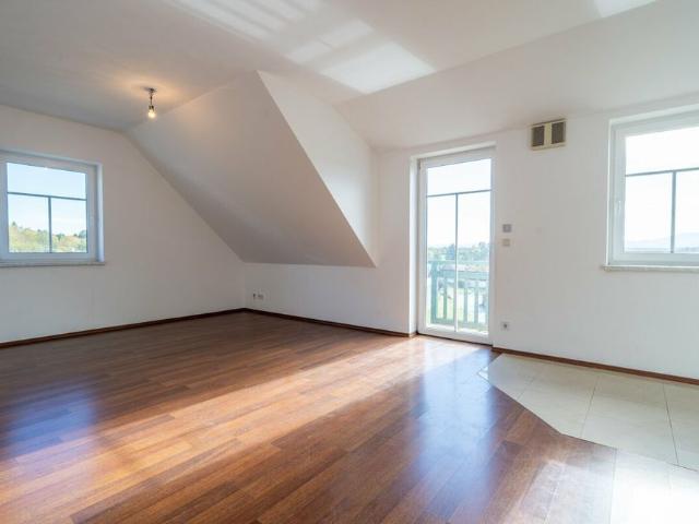 Hofamt Priel 3 Zimmerwohnung mit Balkon und Schwimmteich