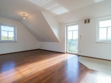 Hofamt Priel 3 Zimmerwohnung mit Balkon und Schwimmteich