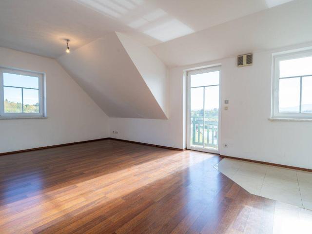 Hofamt Priel 3 Zimmerwohnung mit Balkon und Schwimmteich