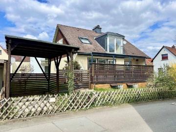 HOFHEIM: RENOVIERTES EFH MIT 6 ZIMMERN, 2 BÄDERN, 2 KÜCHEN, GARAGE UND CARPORT