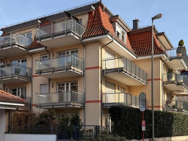 Hofheim: Seniorenresidenz mit Penthousefeeling! Charmante 3 Zimmerwohnung in zentraler Lage