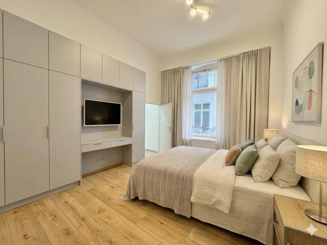 HOFRUHELAGE GENERALSANIERTER 2 ZIMMER ALTBAU NAHE U3