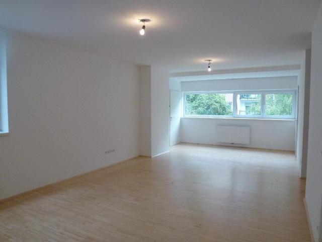 HOFSEITIG UND RUHIG mit genialem Grundriss! AB OKTOBER!