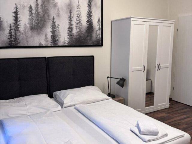 Hofseitige, möblierte 2 Zimmerwohnung