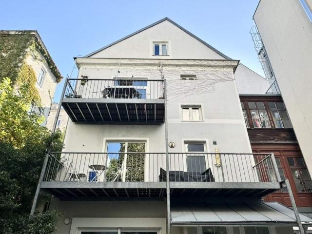Hofseitige Balkonwohnung in sanierter Liegenschaft unbefristet vermietet Rendite ca. 2,9 %