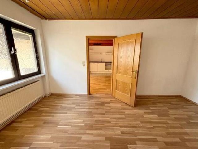 Hofseitige Drei Zimmer Wohnung in Frohsdorf!