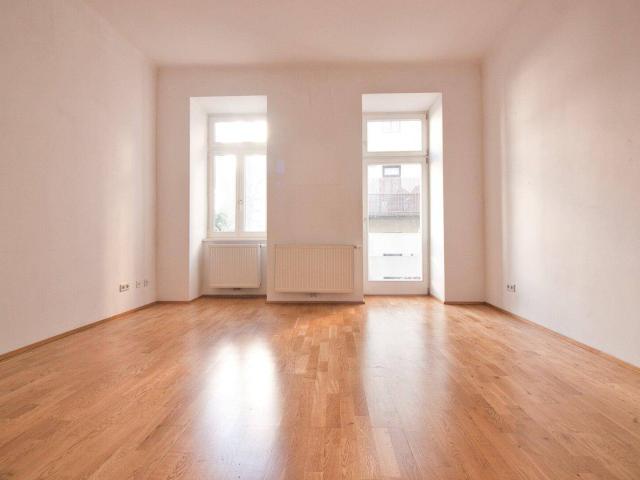 Hofseitige Garten Altbau Wohnung | zentral begehbar | Top Lage direkt neben U Bahn
