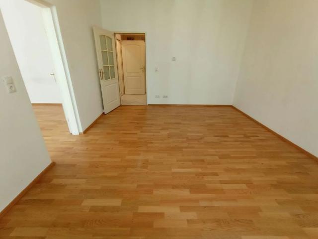 HOFSEITIGE, 2 Zimmer Stilaltbauwohnung Nähe U1