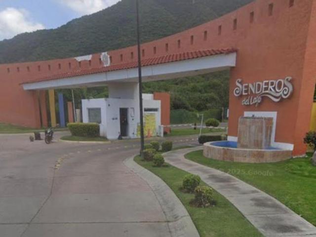Hogar de Ensueño en Senderos del Lago $2,600,000