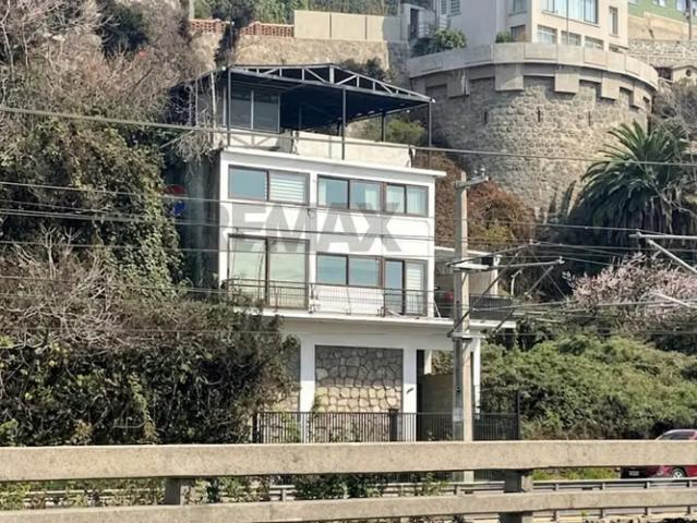 Hogar histórico con vista panorámica al mar | 5 dormitorios por 8100.00 en Viña del Mar