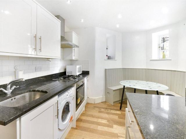 Hogarth House, Erasmus Street SW1P, 2 bed flat to rent, £3,500 pcm | PrimeLocation