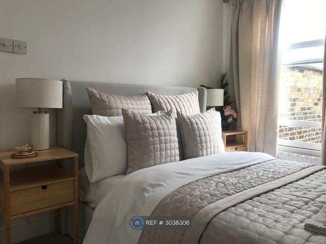 Hogarth Road, London SW5, 1 bed maisonette to rent, £2,300 pcm | PrimeLocation