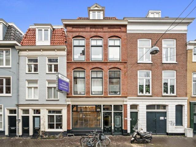 HOGE ZAND, CENTRUM – VOLLEDIG GERENOVEERD, GEMEUBILEERD, €2.430, EXCL. G/W/E en servicekosten