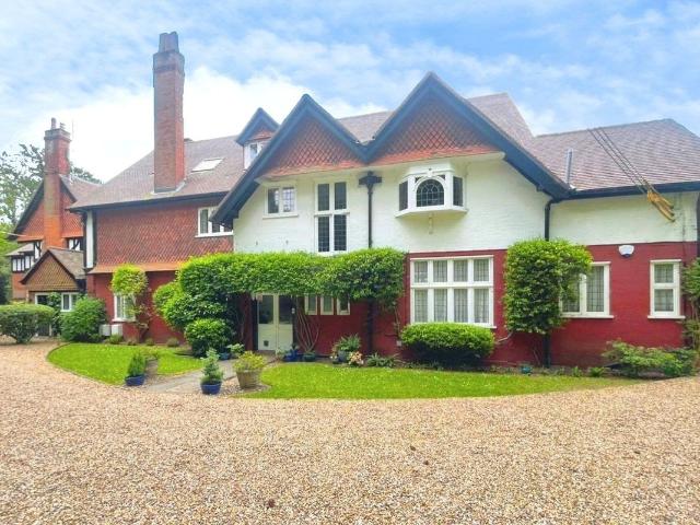 Hogs Back, Seale, Farnham, Surrey GU10, 2 bed flat to rent, £1,550 pcm | PrimeLocation