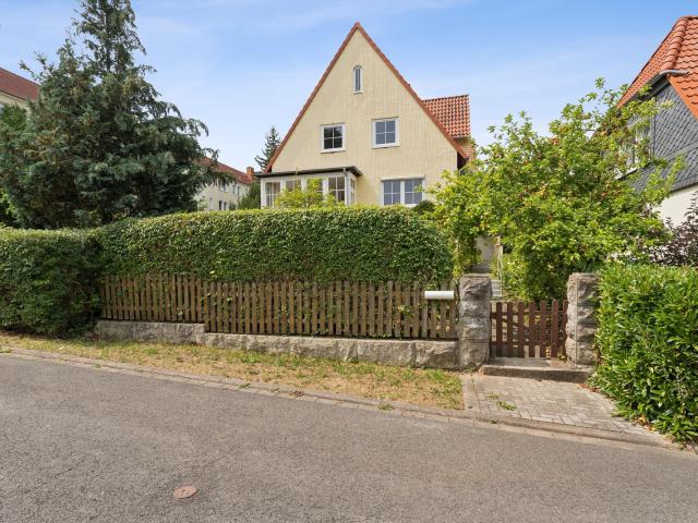 Hohe Decken, Echtholzböden, Wintergarten: Einfamilienhaus mit Charakter in Heiligenstadt