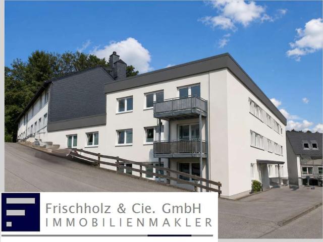 Hohe Decken, große Räume! 3 Zimmer Wohnung mit 106 m² in zentrumsnaher Lage von Kierspe!