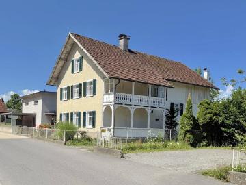 Haus zum Verkauf in 6845 - Parkplatz