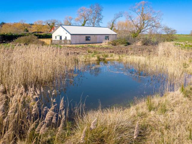 Holt Road, Cley NR25 2 bed semi detached bungalow to rent £1,950 pcm £450 pw