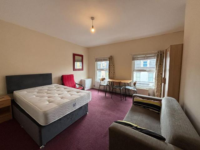 Holt Road L7, Studio to rent, £565 pcm | PrimeLocation