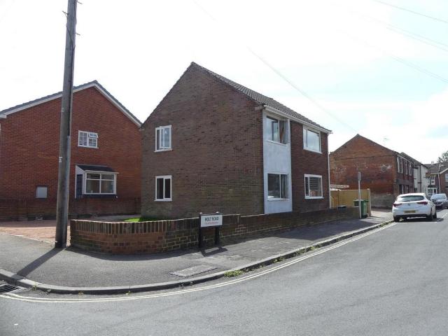 Holt Road, The Polygon 2 bed maisonette to rent £1,425 pcm £329 pw