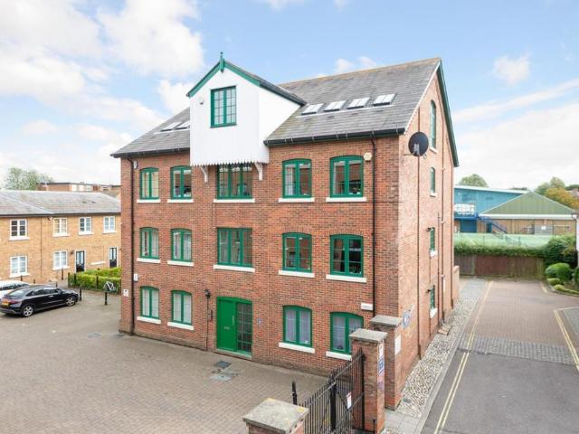 Holters Mill, Canterbury 2 bed apartment to rent £1,350 pcm £312 pw