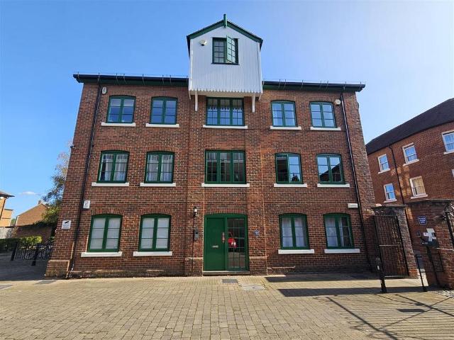 Holters Mill, The Spires, Canterbury 2 bed apartment to rent £1,350 pcm £312 pw
