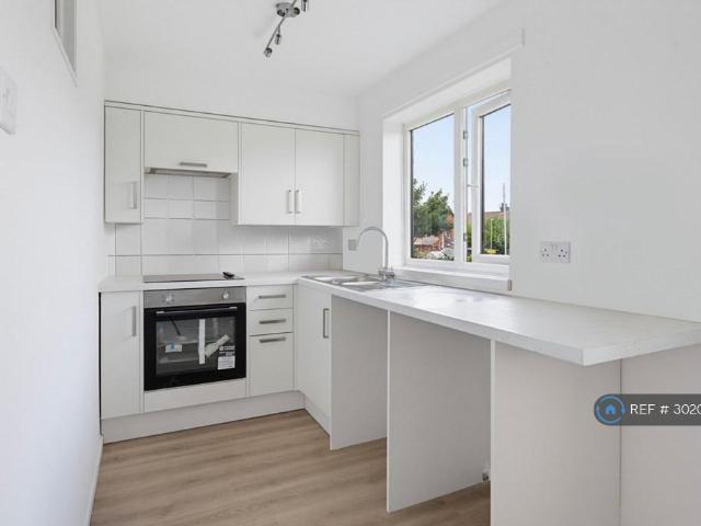 Holts Lane, Poulton Le Fylde, FY6 1 bed flat to rent £575 pcm £133 pw