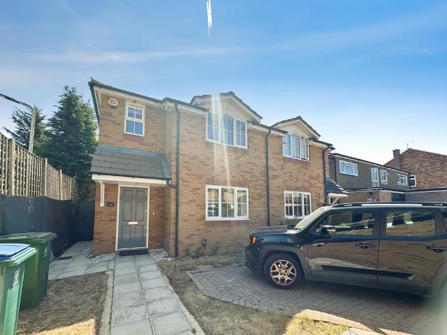 Holtsmere Close, Hertfordshire WD25 3 bed semi detached house to rent £2,400 pcm £554 pw