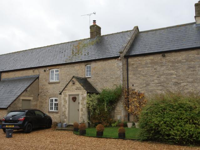 Holwell, Nr Burford 3 bed cottage to rent £2,950 pcm £681 pw