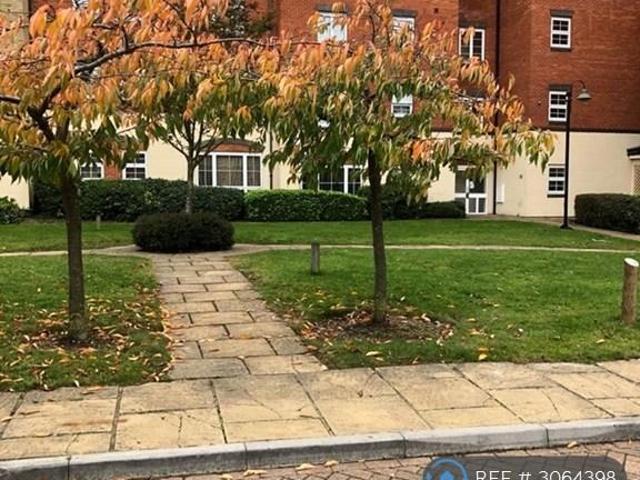 Holyhead Mews, Burnham, SL1 2 bed flat to rent £1,465 pcm £338 pw