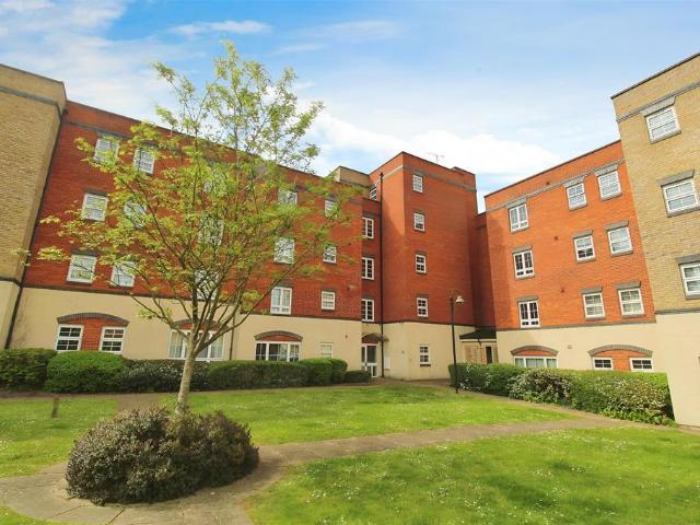 Holyhead Mews, Cippenham 2 bed flat to rent £1,500 pcm £346 pw